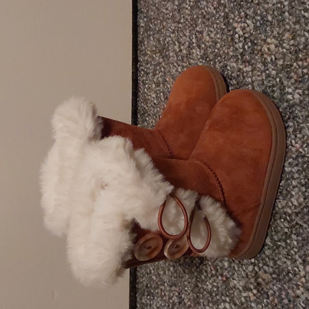 NEW! Never worn toddler boots